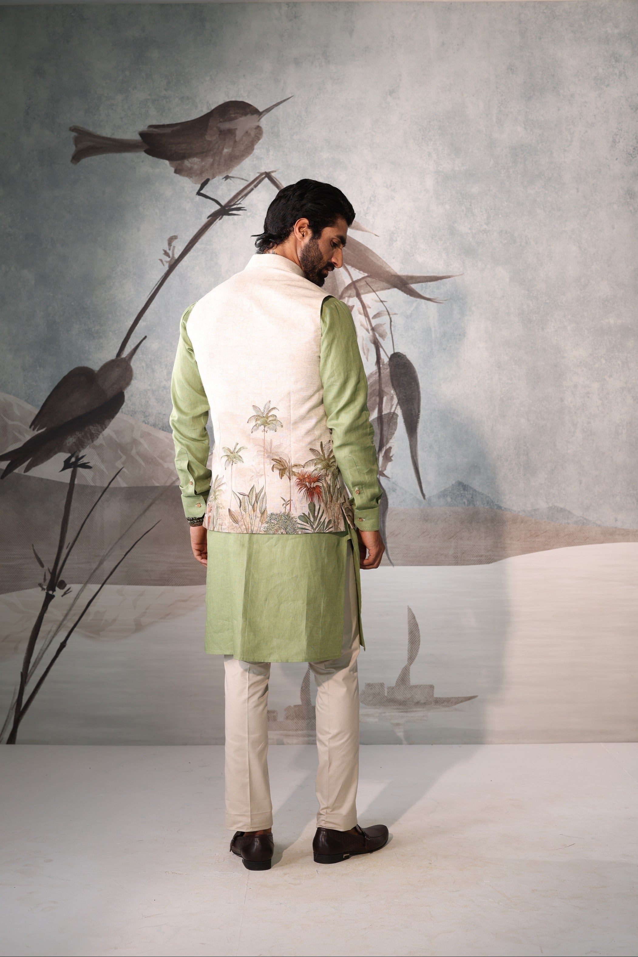 Linen sadri set with green kurta and floral design