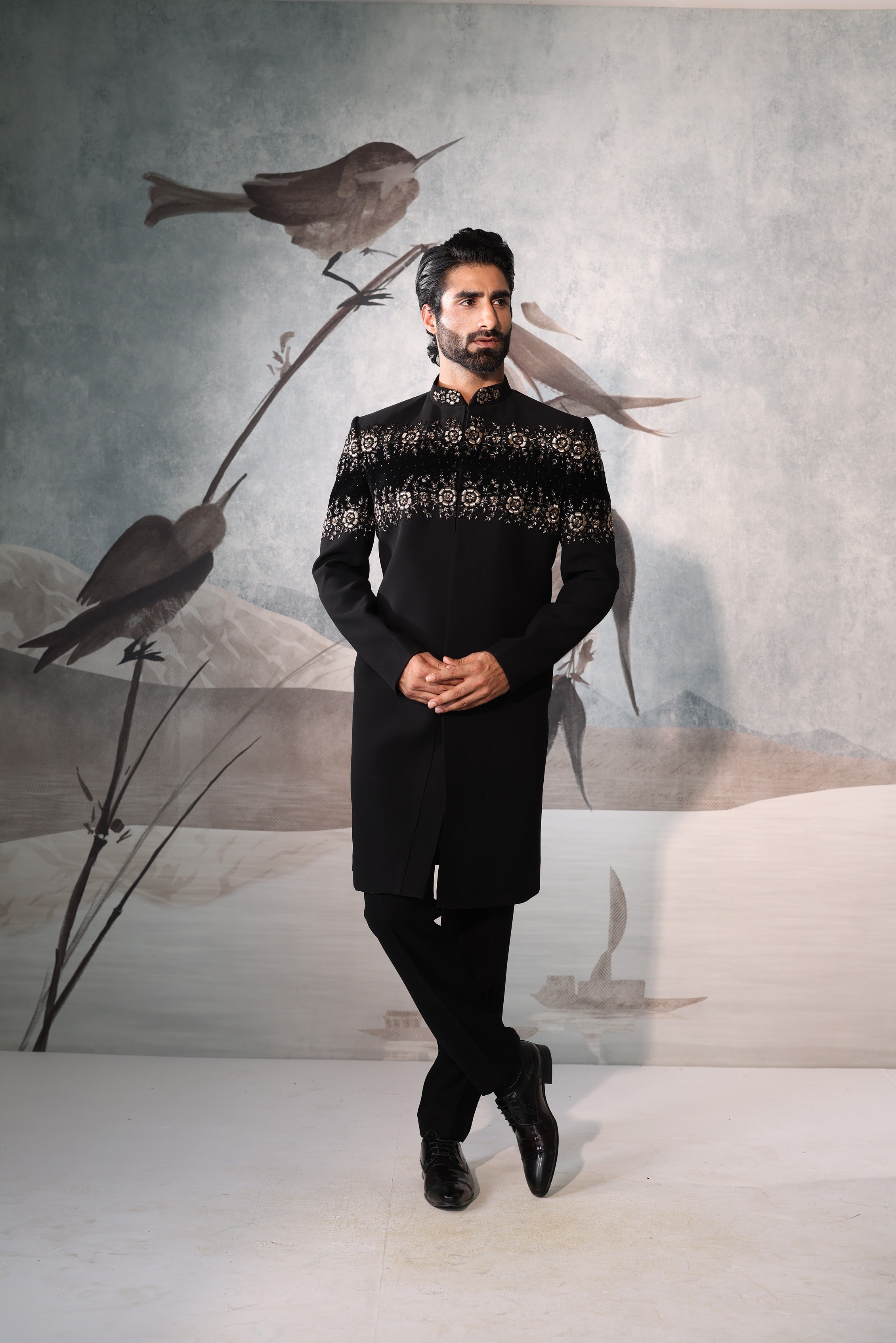 Black indowester with chest and shoulder embroidery with embroidery detailing stole