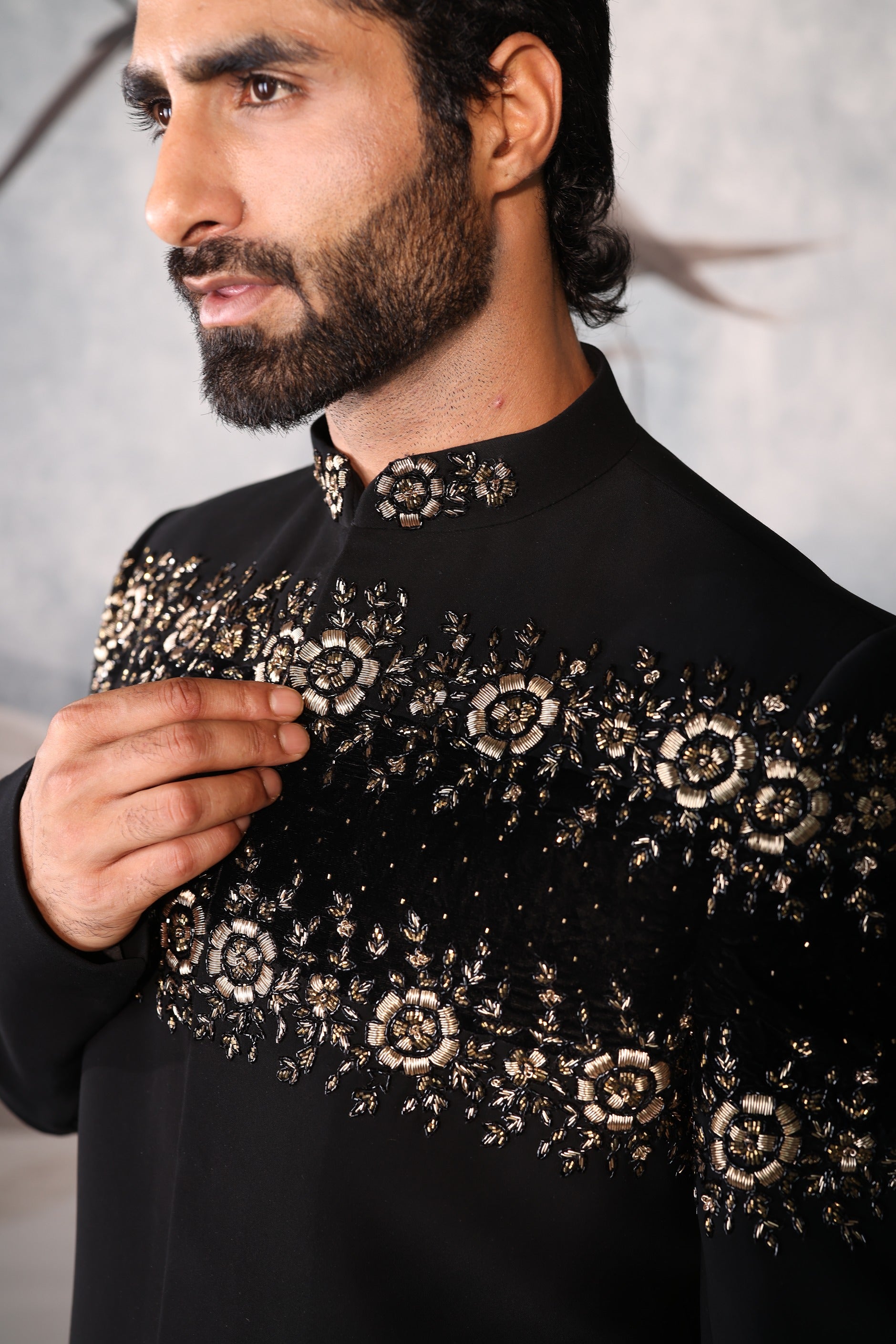 Black indowester with chest and shoulder embroidery with embroidery detailing stole