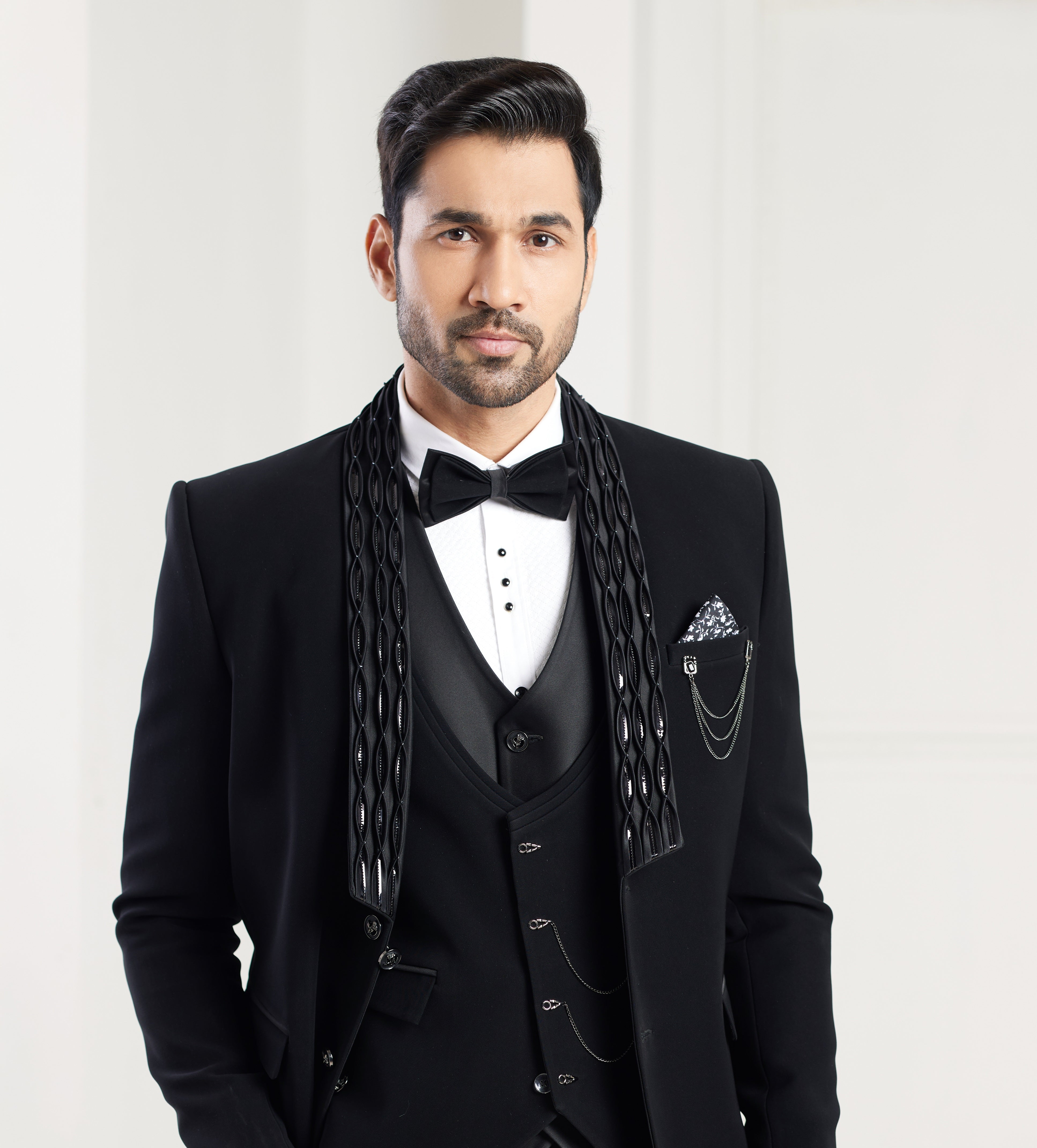 BLACK MEN’S TUXEDO WITH EMBELLISHED COLLAR