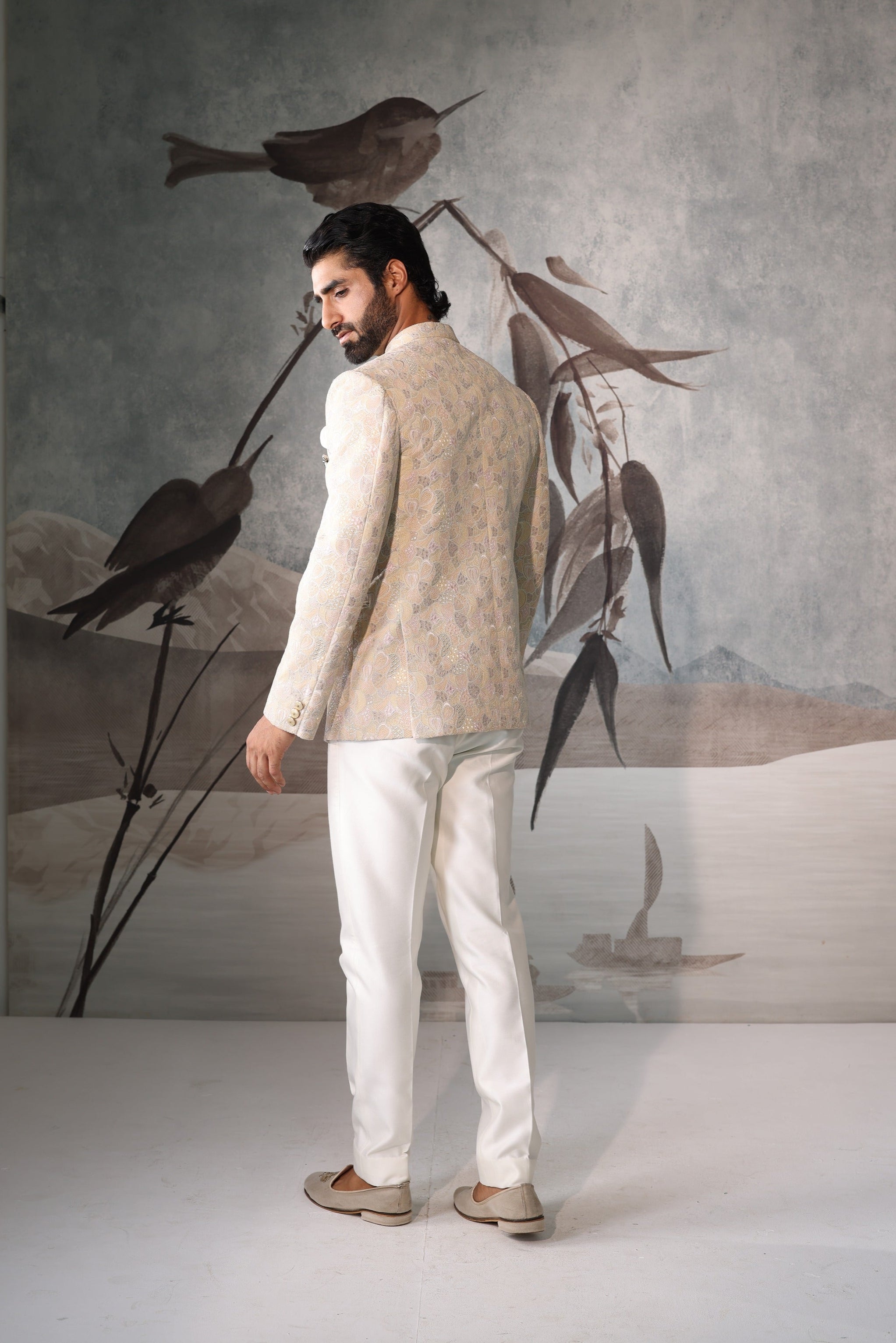 Ivory Leman colour bandgala