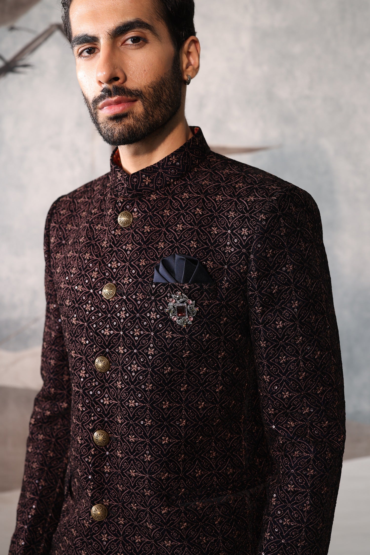 WINE BANDGALA WITH FLORAL DESIGN