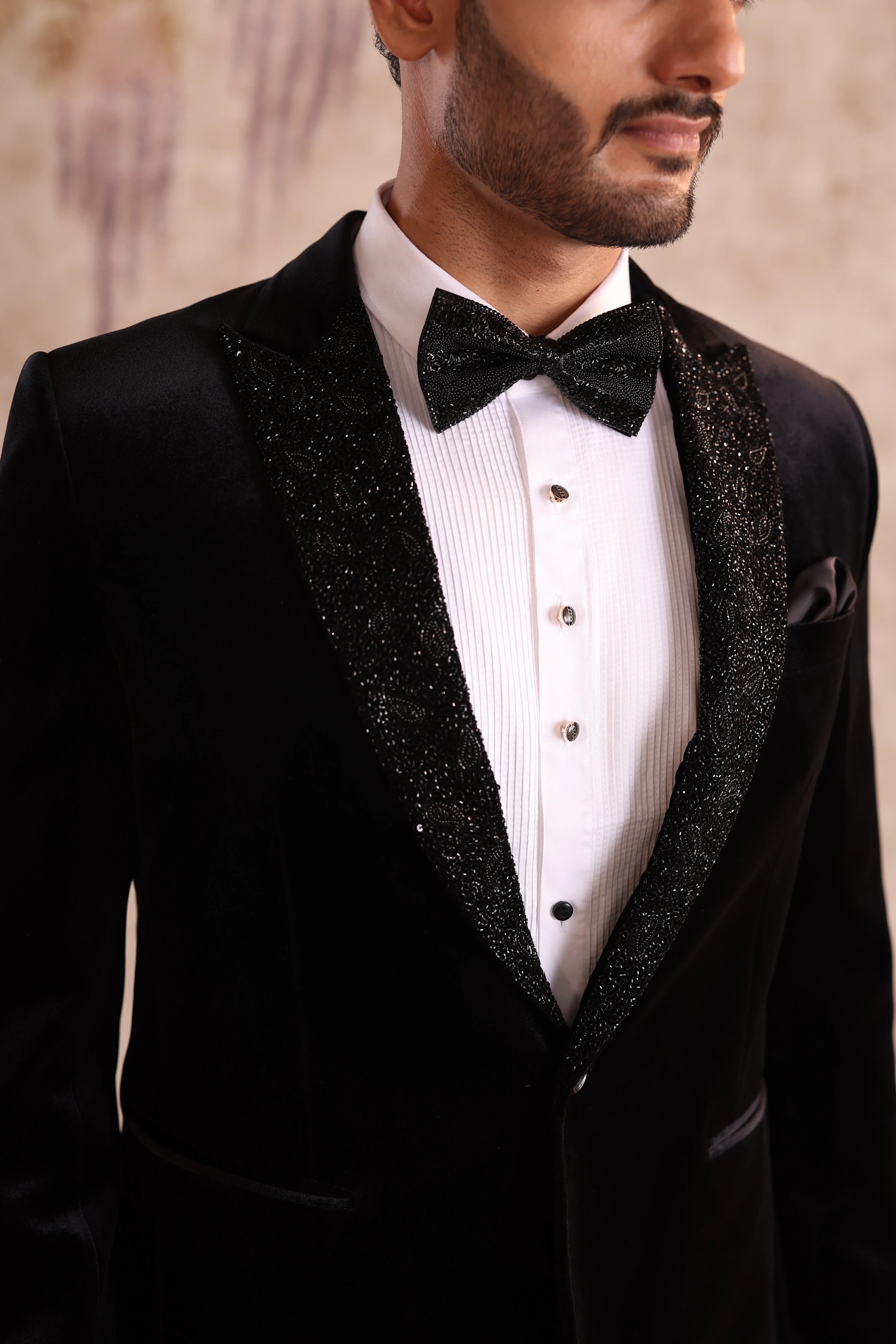 Black velvet peak embroidered lapel tuxedo