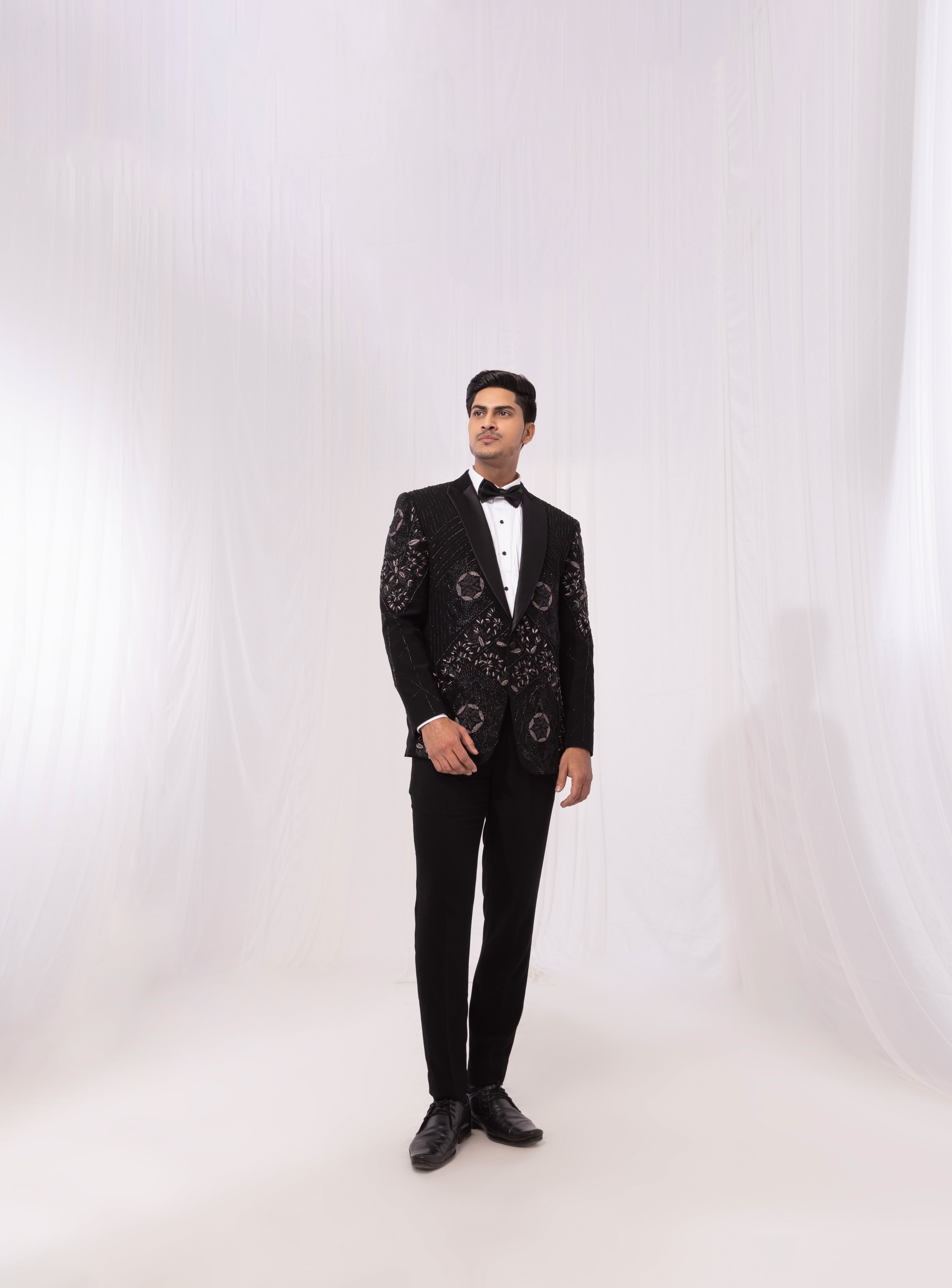 THE SEAMLESS BLACK TUXEDO