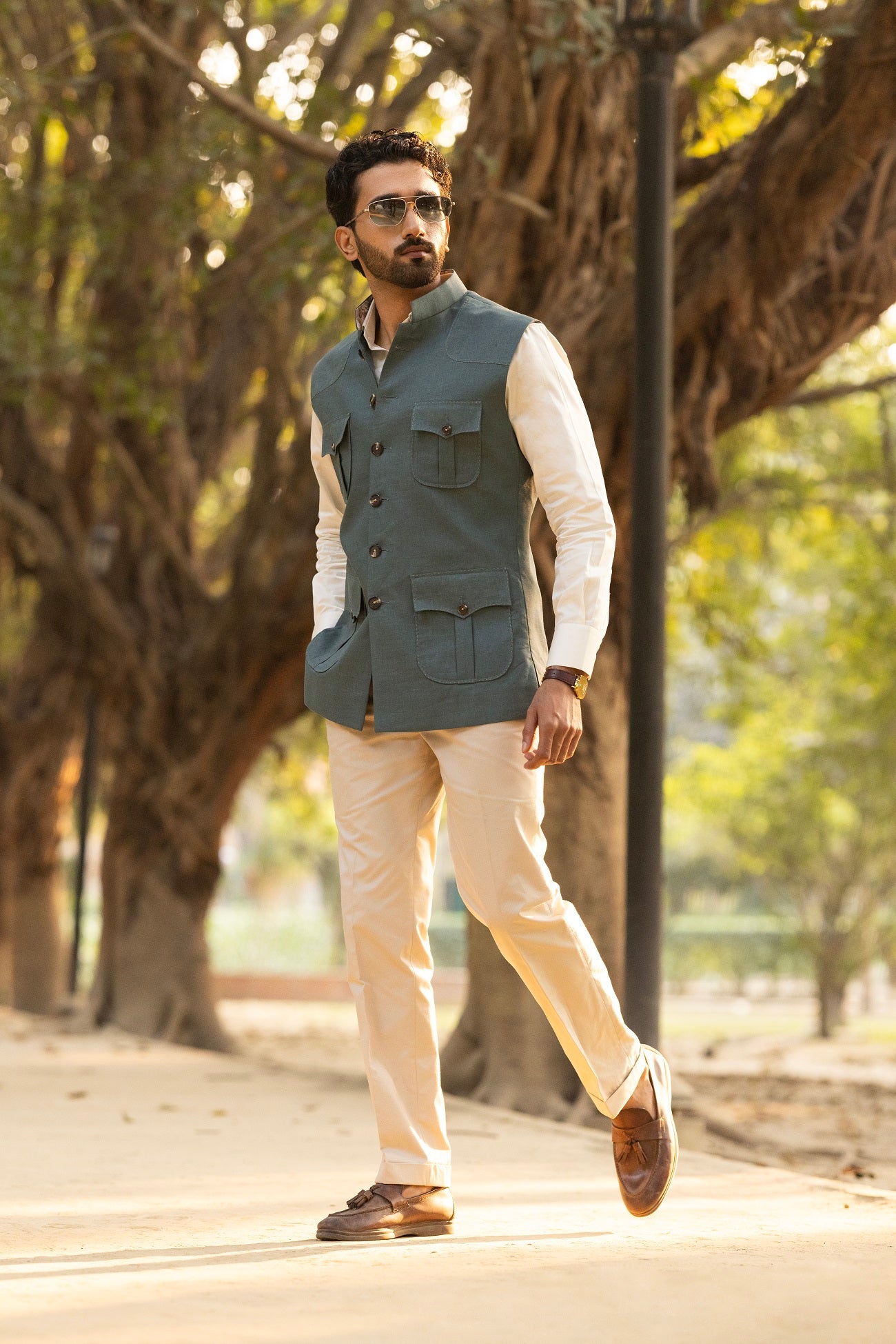 GREEN SADRI WITH FOUR POCKETS