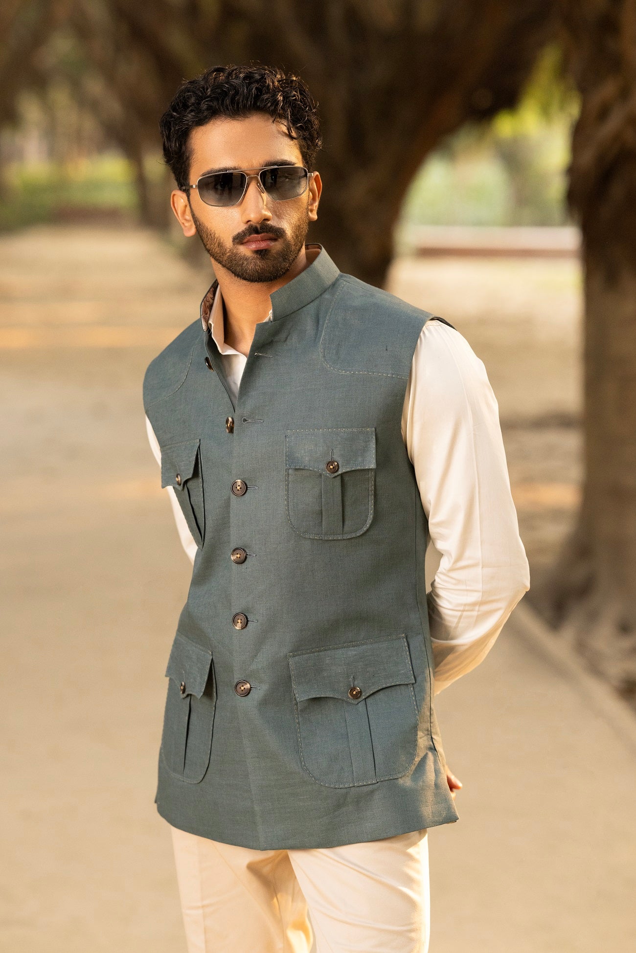 GREEN SADRI WITH FOUR POCKETS