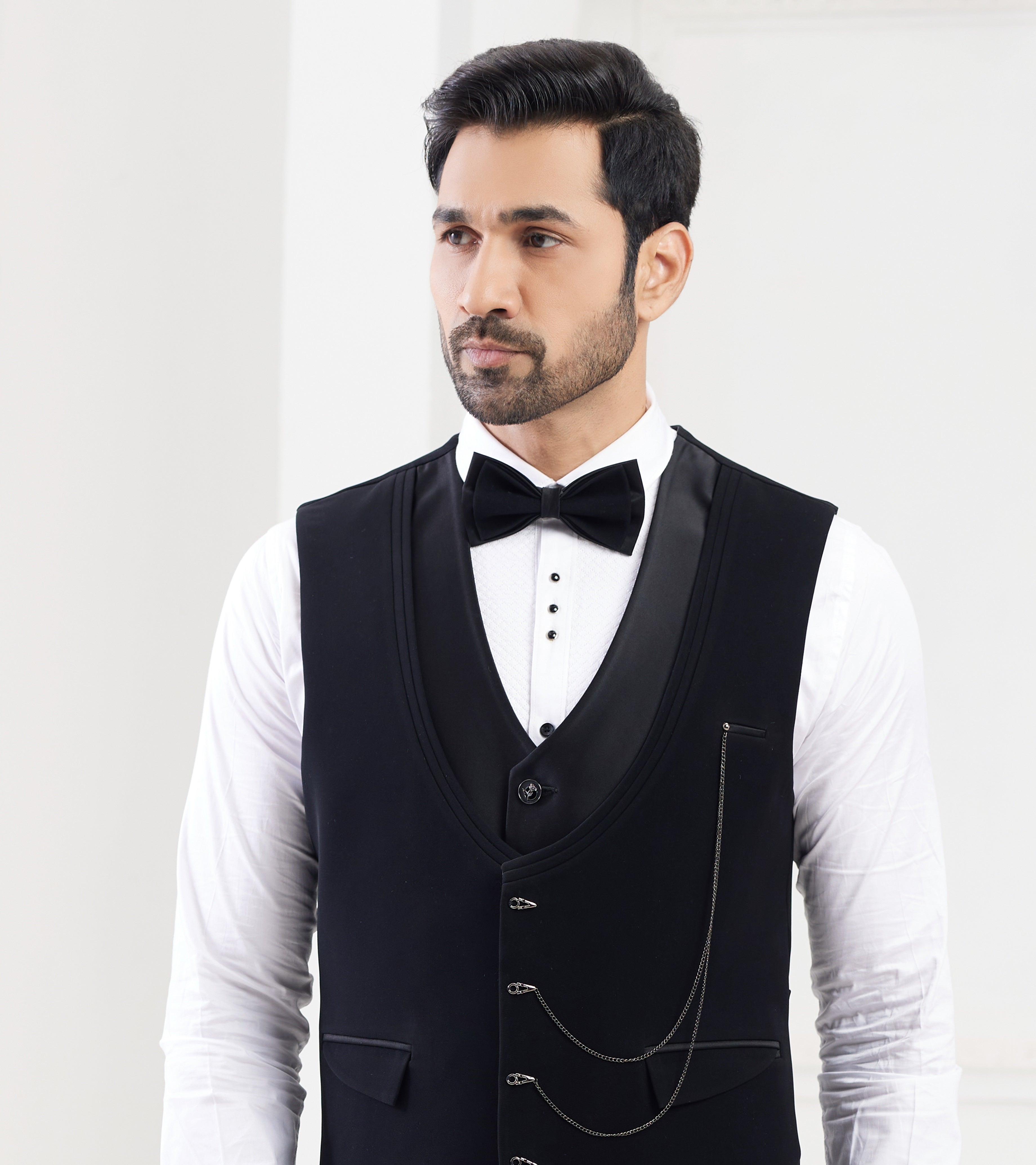 BLACK MEN’S TUXEDO WITH EMBELLISHED COLLAR